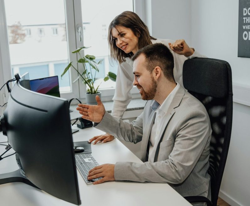 Digitales Onboarding Digitales Onboarding für neue Mitarbeiter – Videokurse und Einarbeitung